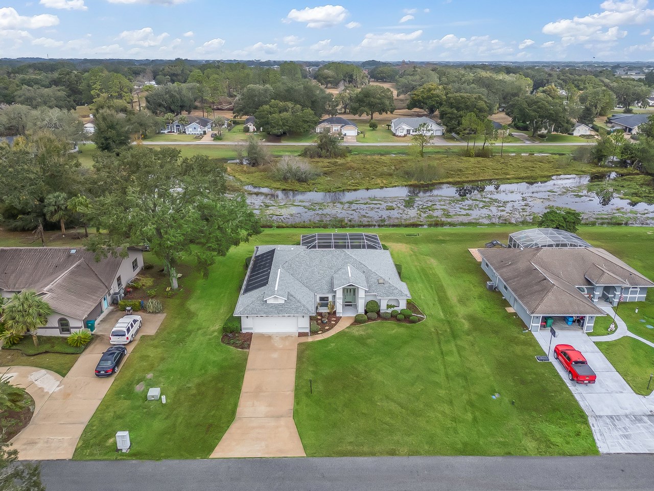 great views there are no homes behind, just a great view of the water.